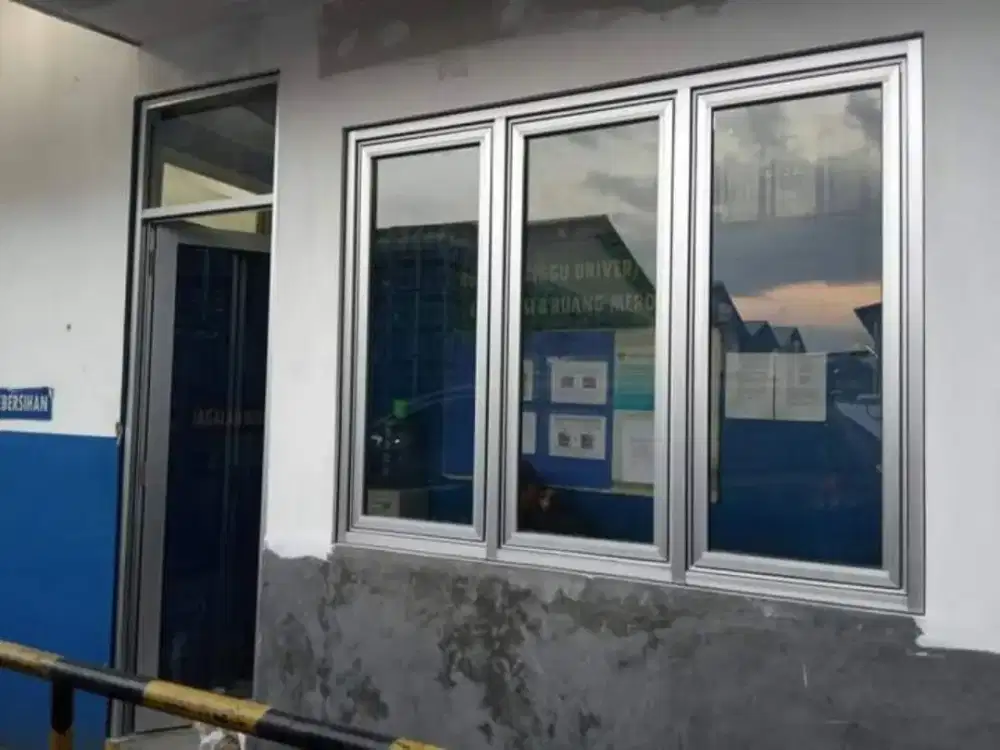 Jendela alumunium kaca