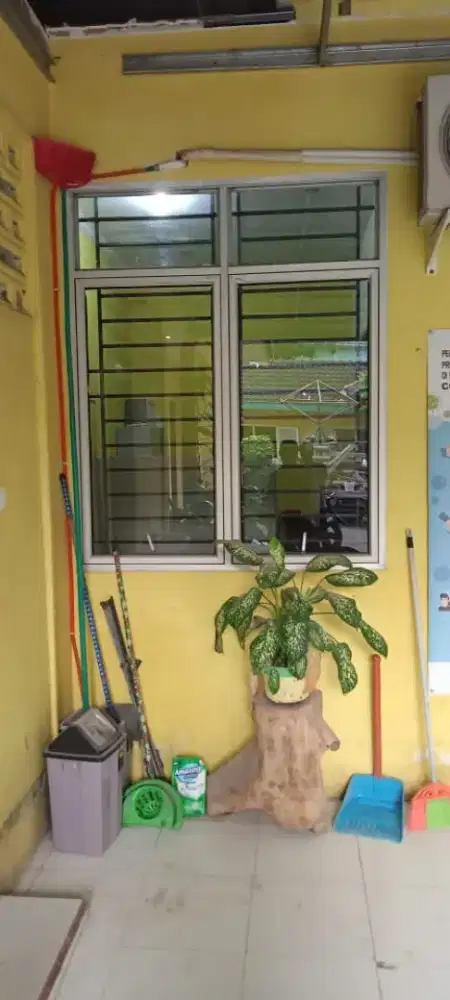 Jendela alumunium kaca