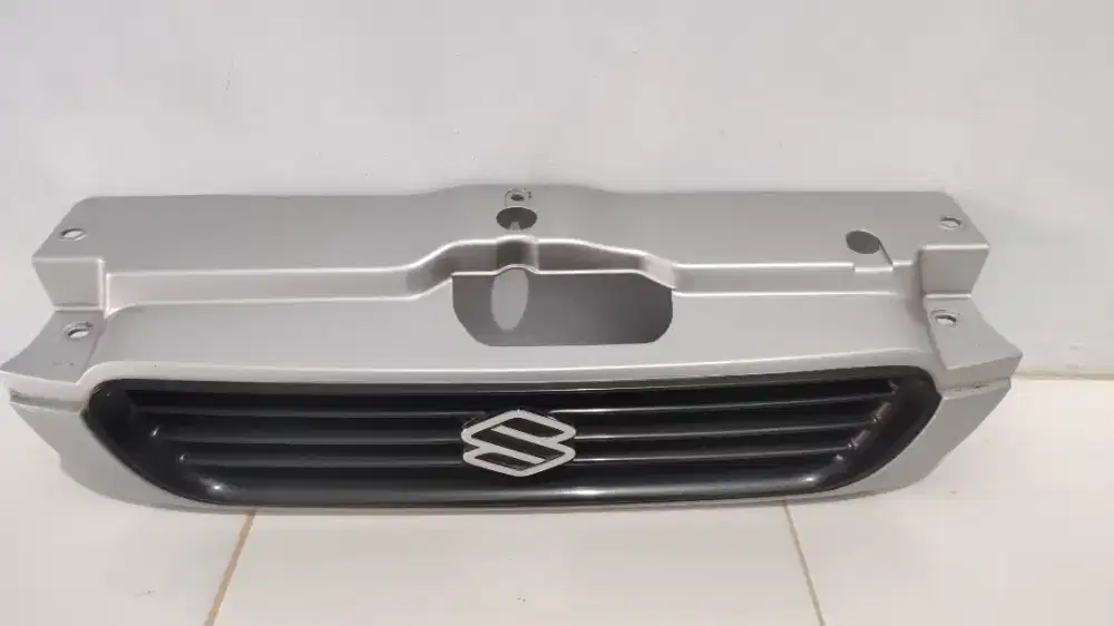 Grill Suzuki Baleno 1997