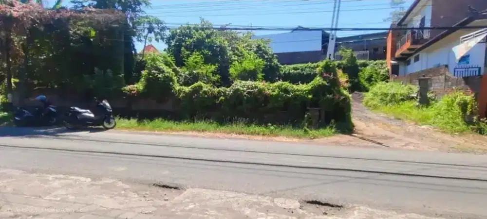 Tanah cocok usaha,gudang pinggir jln raya pulau irian banyuning