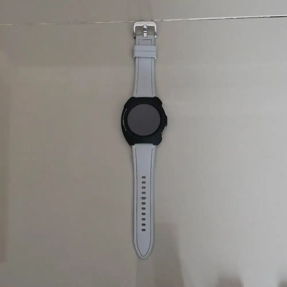 Samsung Galaxy Watch 6 Classic 43mm - Silver