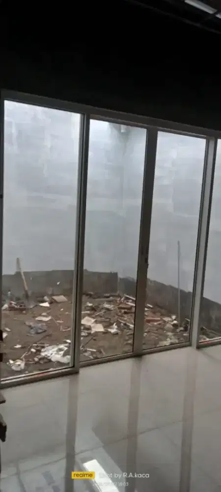 Pintu sekat partisi kaca