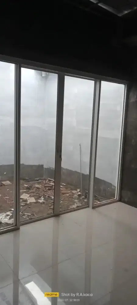 Pintu sekat partisi kaca