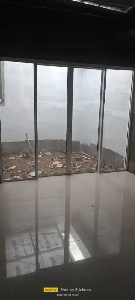 Pintu sekat partisi kaca