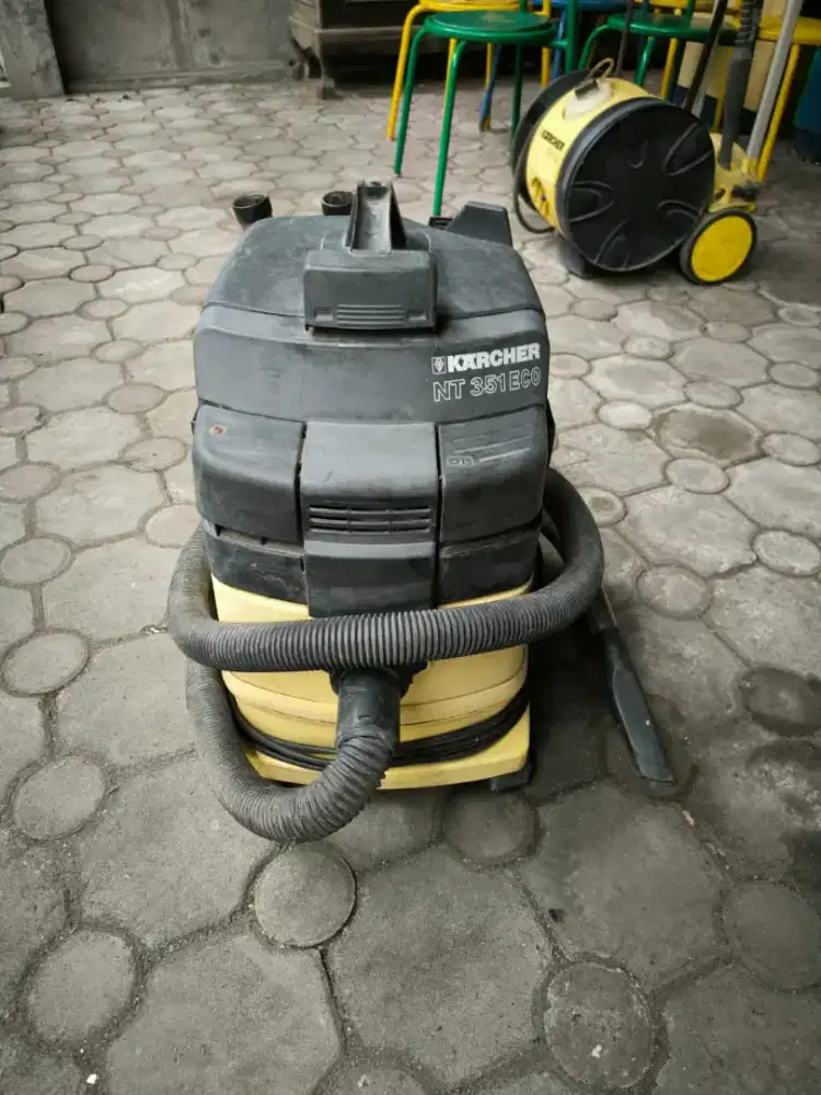 Vacuum cleaner (penyedot debu) karcher nt351 eko bks lkp ex pribadi