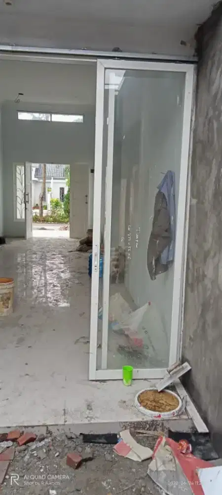 Pintu sekat partisi kaca