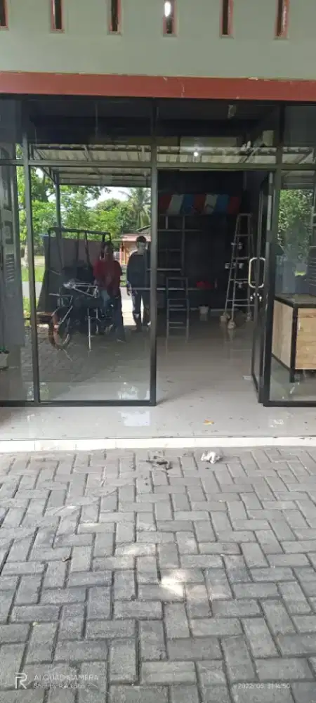 Pintu sekat partisi kaca