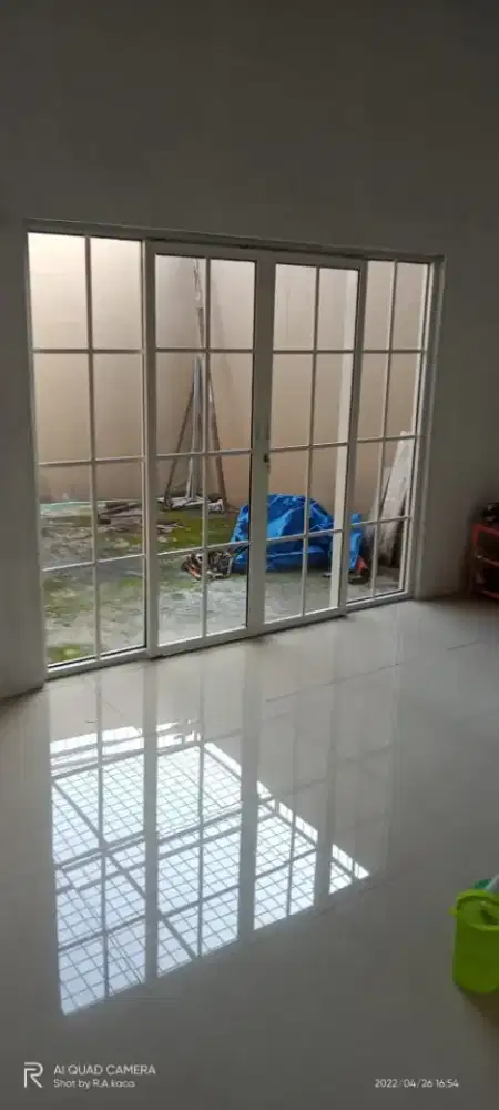 Pintu sekat partisi kaca