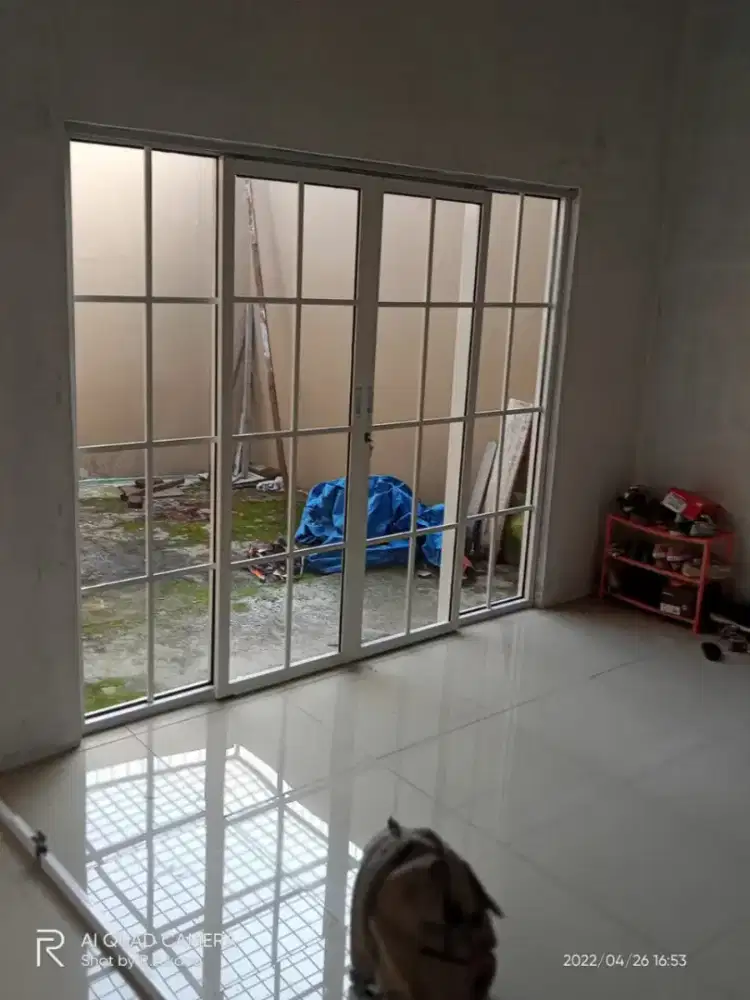 Pintu sekat partisi kaca