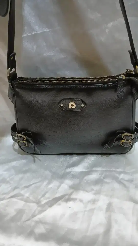 Tas selempang papilon wanita