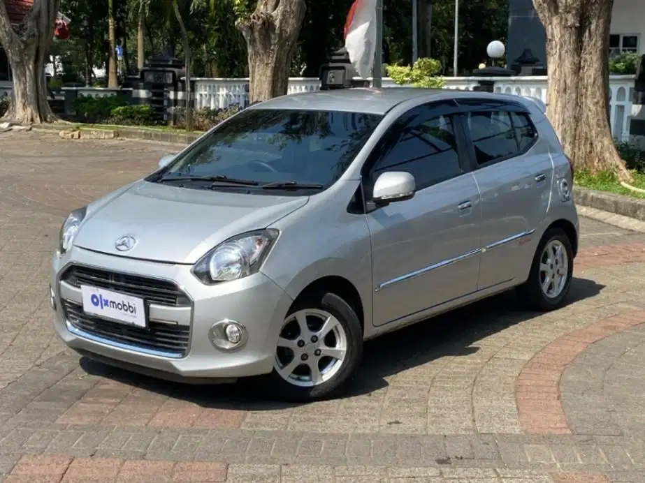 DP Ringan Daihatsu Ayla 1.0 X Bensin-MT 2016 Silver WAV