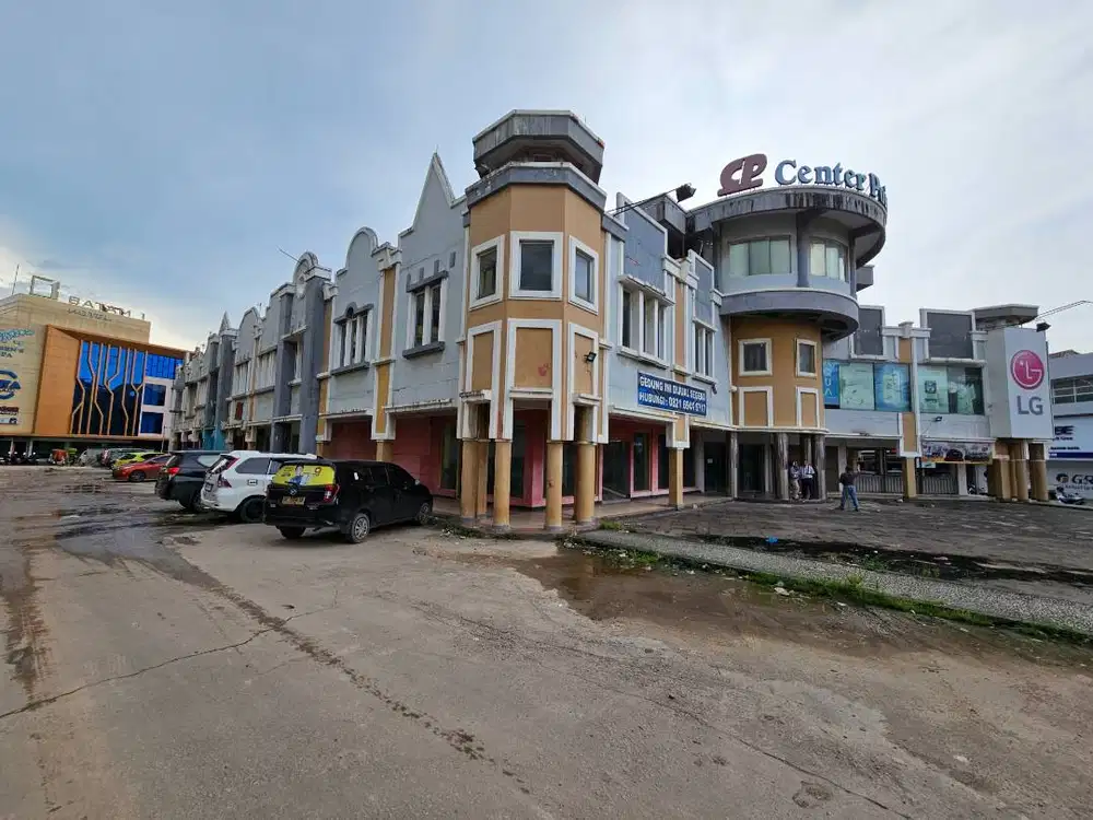 Gedung Mall di jantung Kota Nagoya Batam, cocok untuk Pusat Belanja,