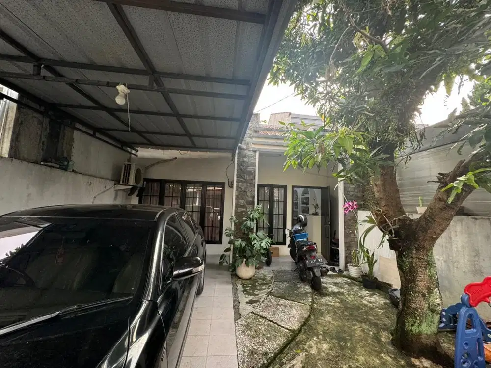 Sewa/Jual cepat Rumah Cantik Strategis townhouse nempel komplek Yasmin