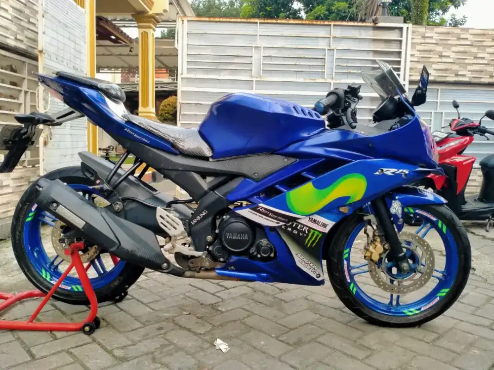 Yamaha R15 lengkap motor sehat walafiat keterangan detail dibawah