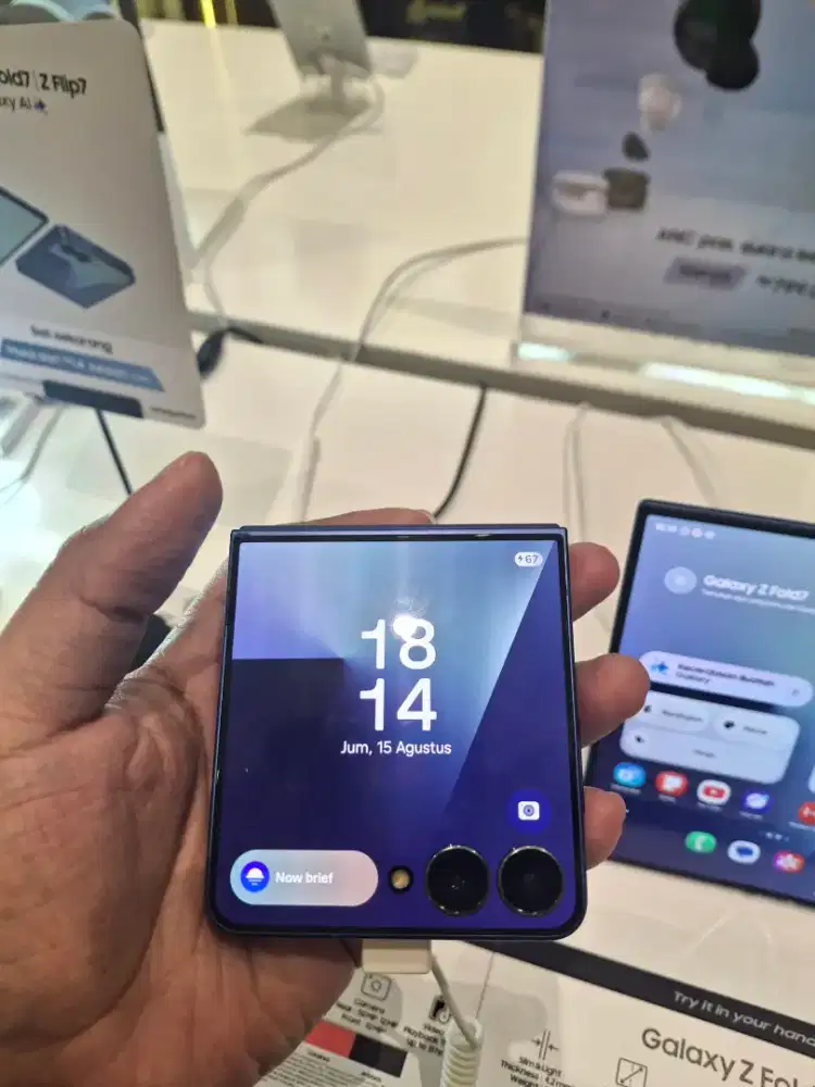 SAMSUNG GALAXY FLIP 7