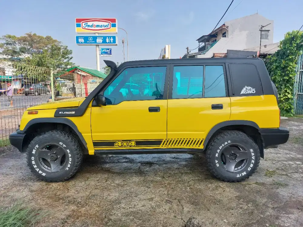 Vitara  4 x 4 siap pakai jual murah aja