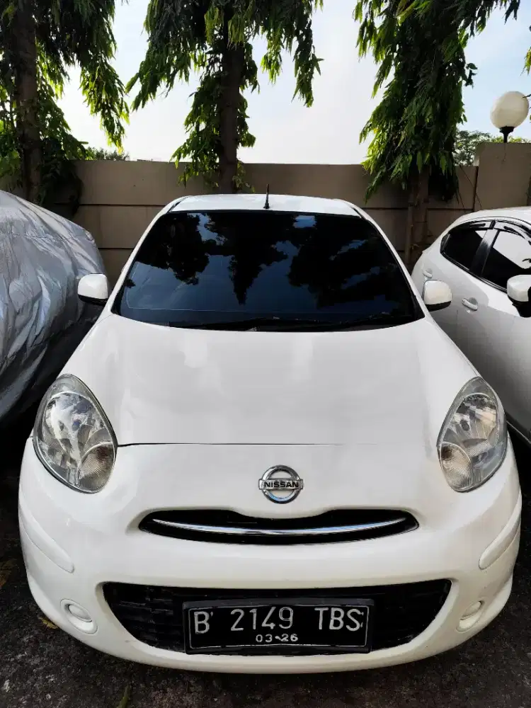 DIJUAL NISSAN MARCH XS 1.2 AT
