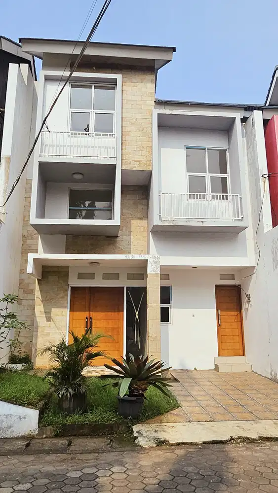 Rumah Siap Huni Di Caman Kalimalang Dekat Stasiun LRT