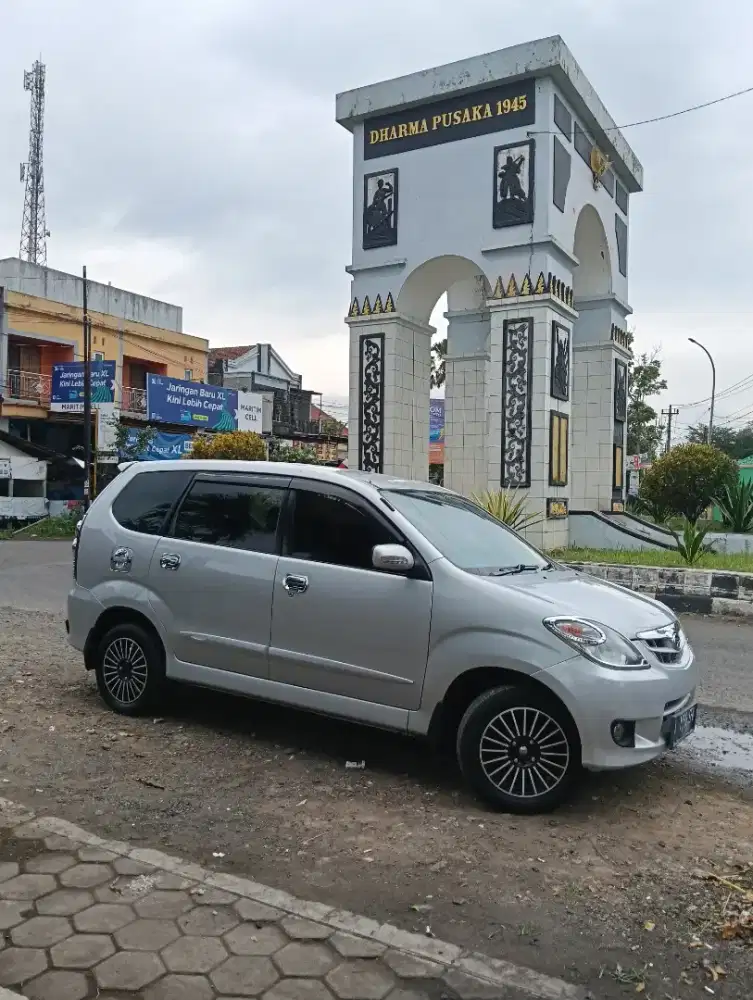 Daihatsu Xenia Xi 2010