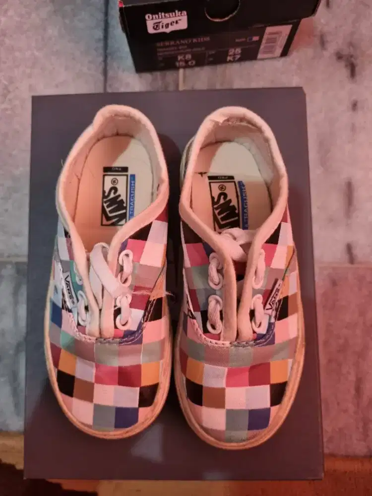 sepatu anak kecil vans off the wall