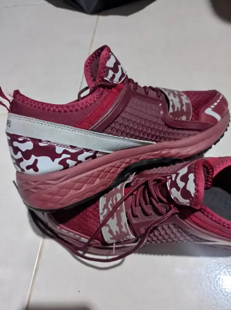 Sepatu size 42 awet bagus