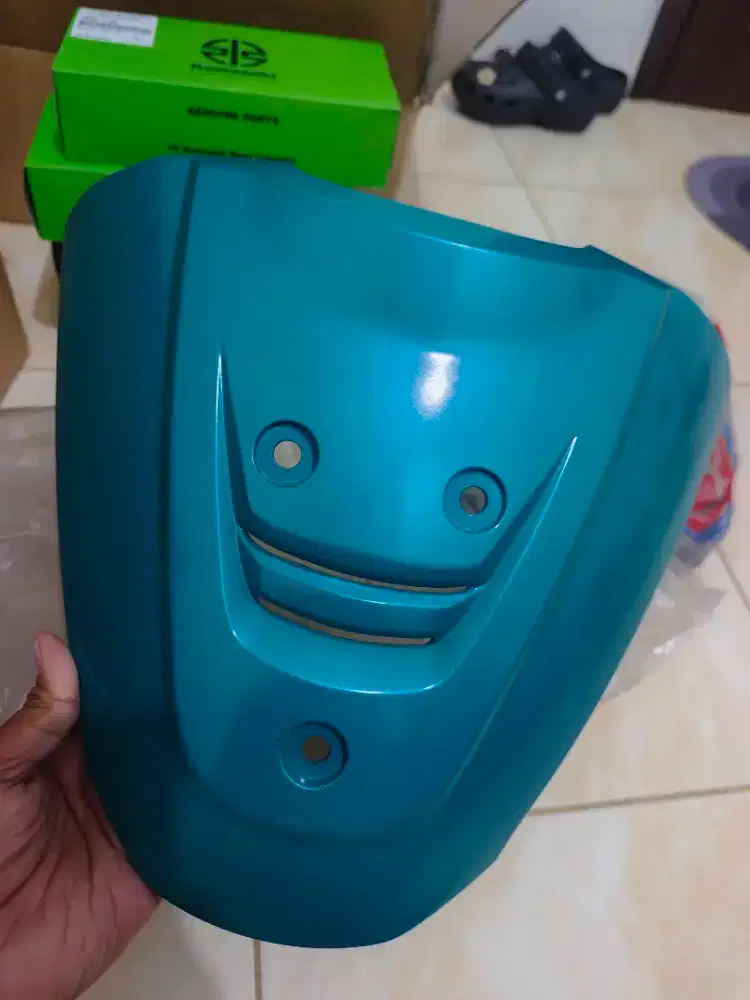 Dasi atau tameng depan ori Suzuki Shogun lama warna hijau