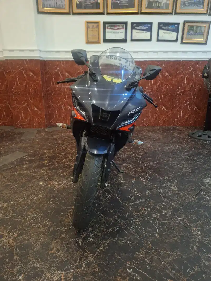 DP 1 JT YAMAHA R15 V4 2023 LIKE NEW KM RENDAH/ BISA COD