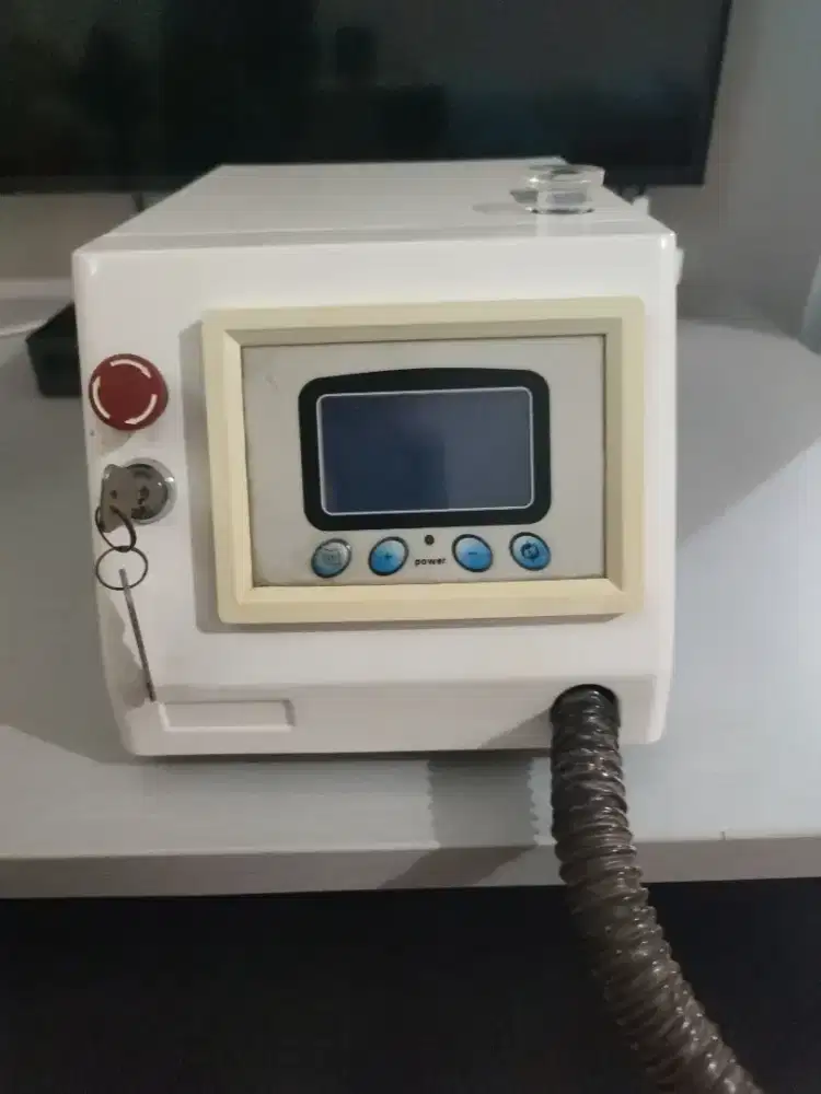 Mesin laser penghilang tattoo, flex ,tanda lahir