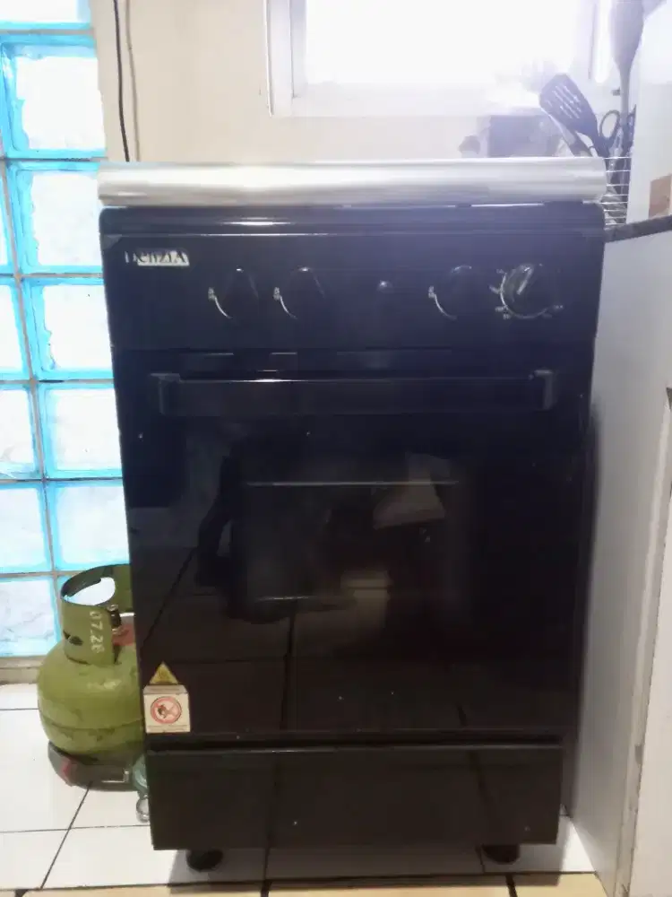 Jual second kompor delizia 3tungku standing