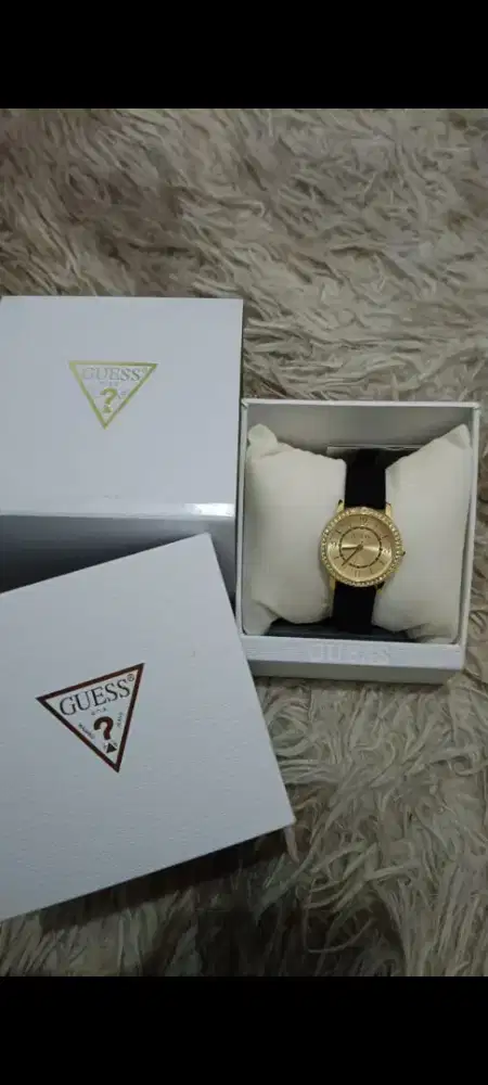 Jam tangan Guess GW0469L3 Ladies Gold Dial Black