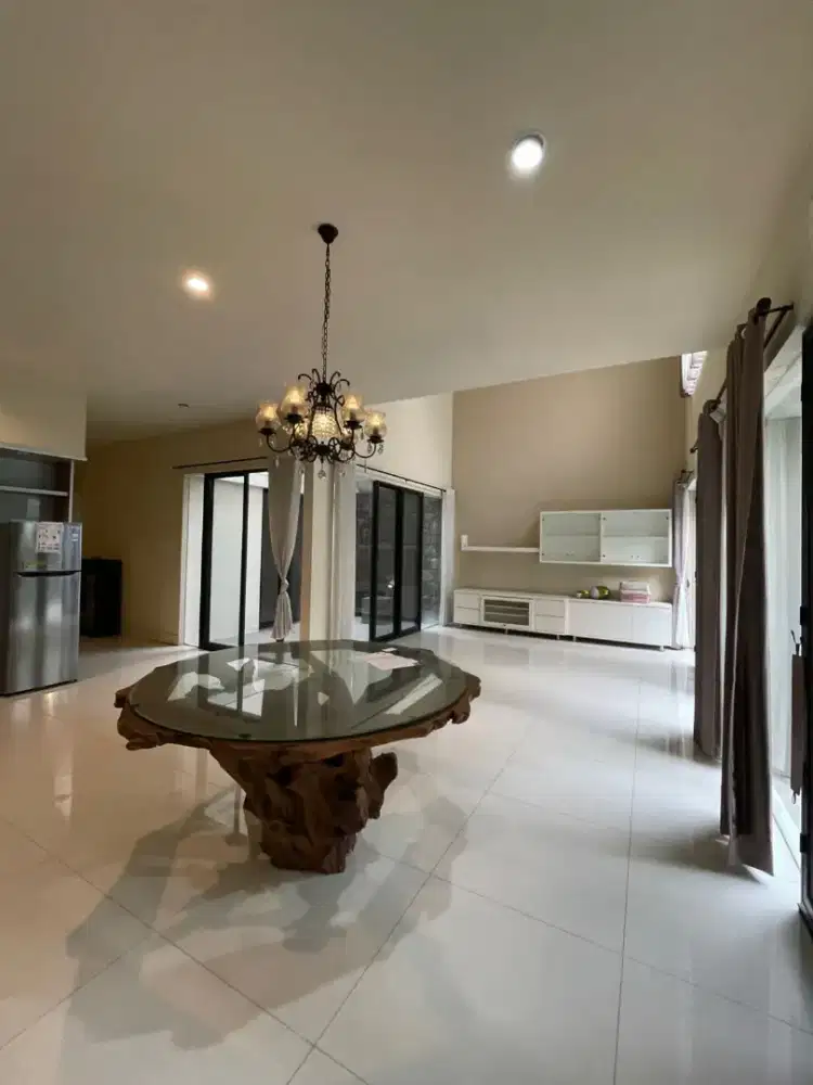 Dijual Rumah minimalis di Boulevard
Rumah Prambanan Residence