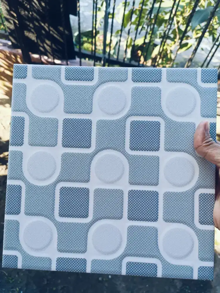 Keramik 25 x 25 sisa tidak terpakai total 59 buah