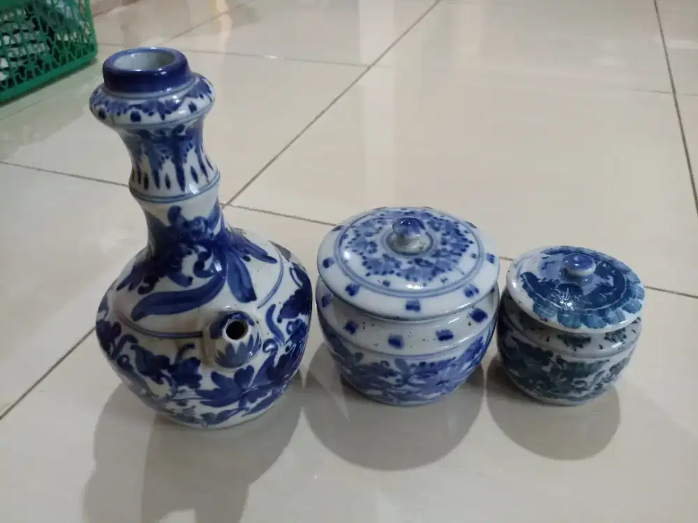 3 piece pajangan pocelen antik