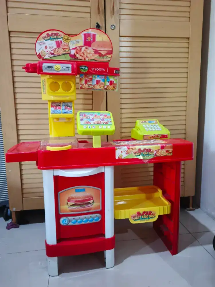 Meja Jualan Anak + Mainan campuran