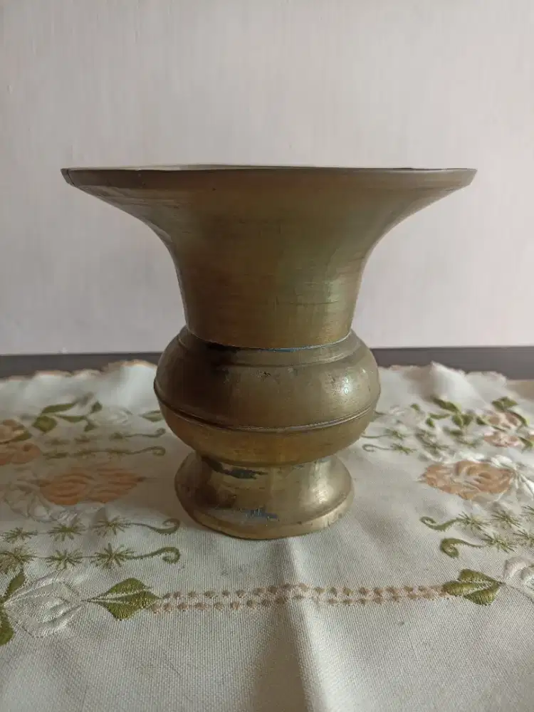 Pajangan kuningan tinggi 15 cm, butuh brasco spy cling lg