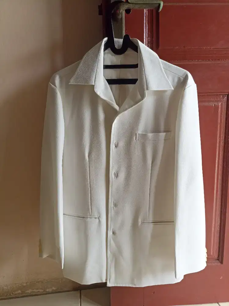 Jas cowo broken white plus cover, LD 52 cm, panjang 88 cm