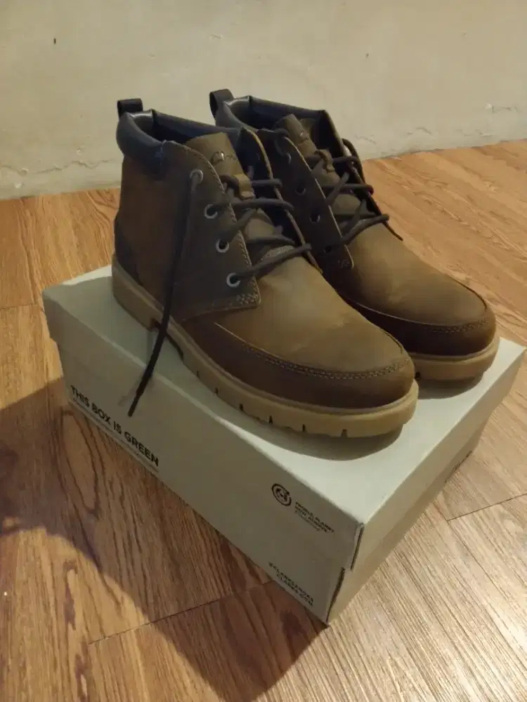 Preloved sepatu boots Clarks Baru 1xpakai mulus