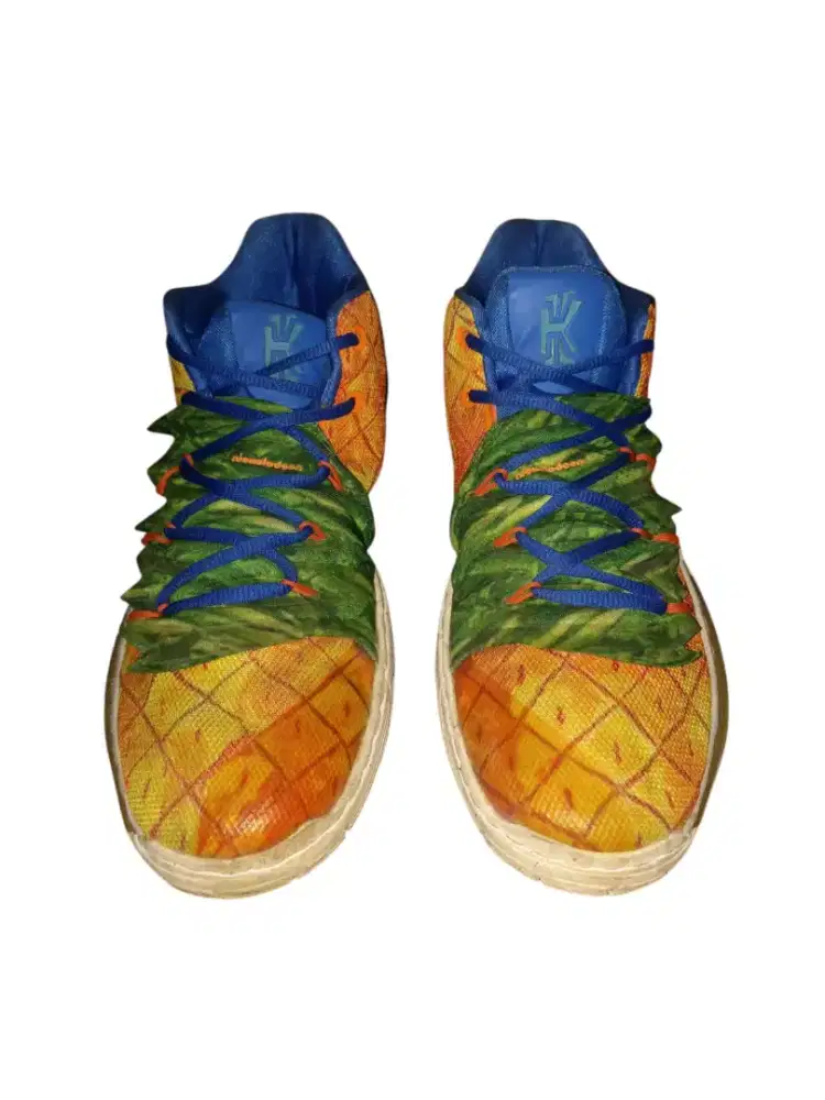 Sepatu branded prelov  Nike Kyrie SpongeBob squarepants size 43