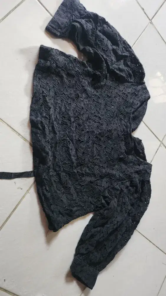 Baju crop dan bunga tangan ngbalon