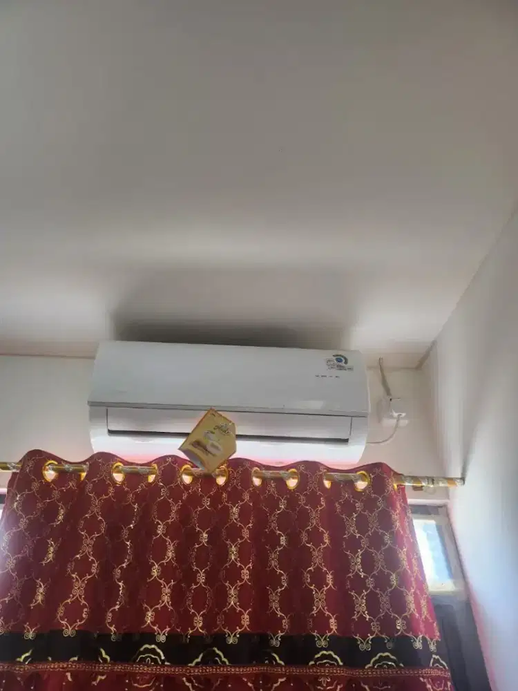 Jual ac merk midea 1/2 pk hemat listrik dan dingin masih baru