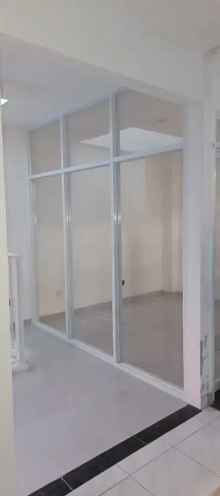 Partisi sekat ruangan