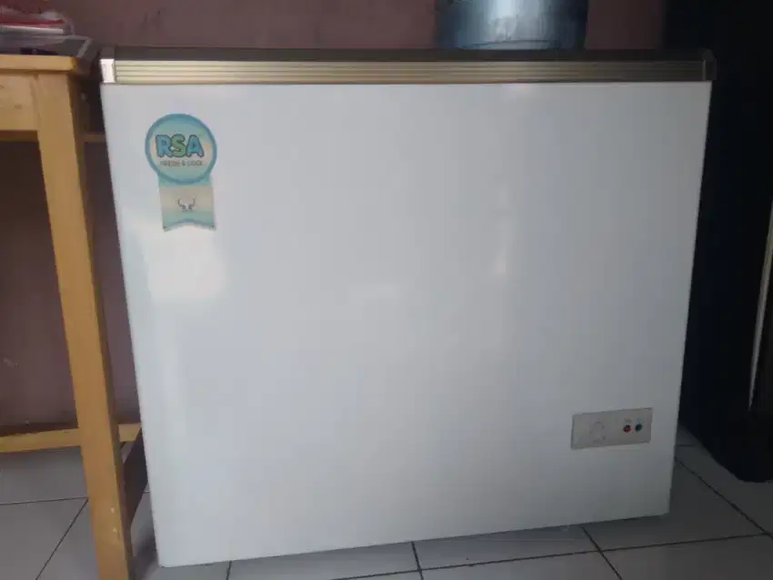 Freezer merk RSA tyPe XS 200