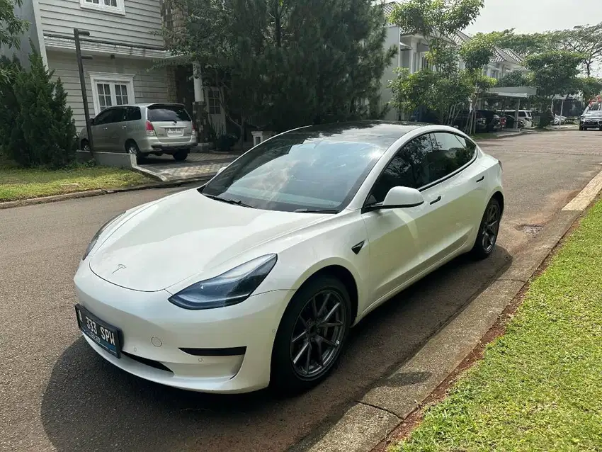 Tesla Model 3 RWD (Standard Range Plus 2022)