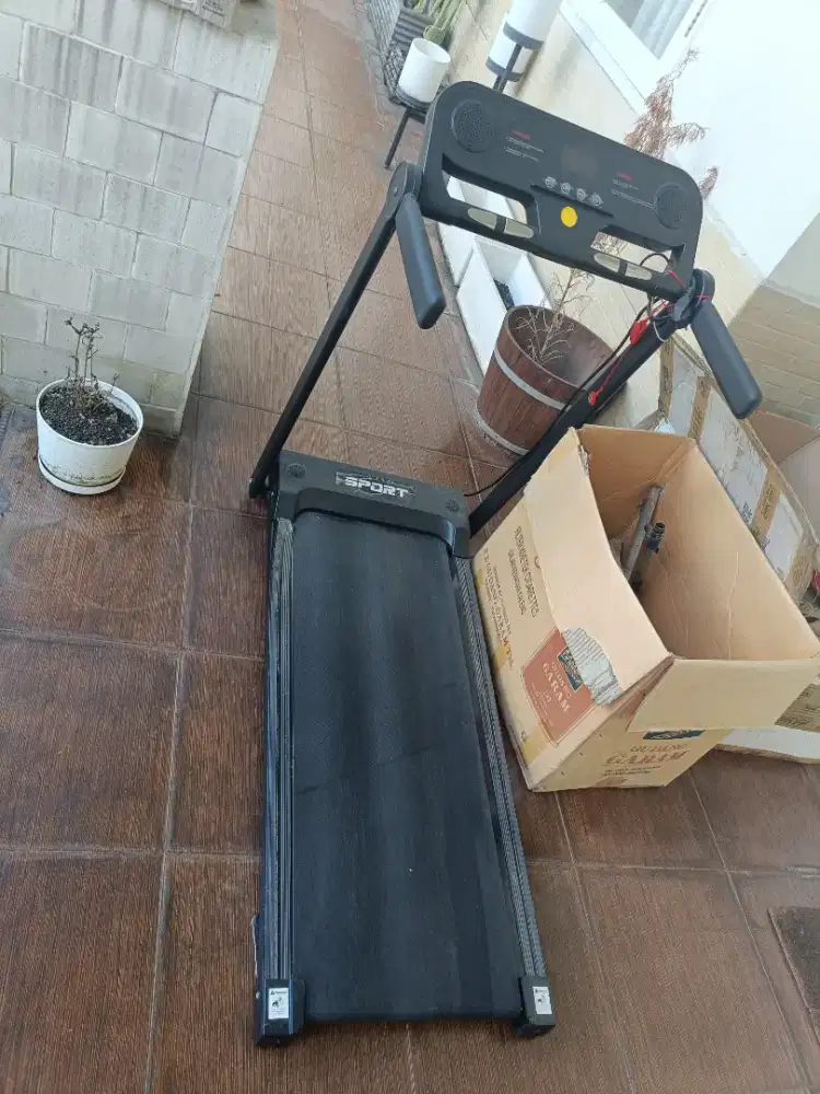 Treadmill Rusak