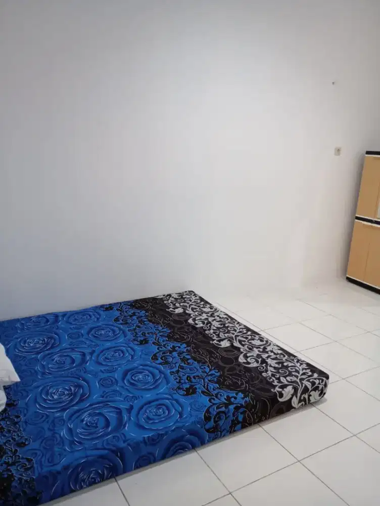 Disewakan kontrakan bersih kamar mandi dalam