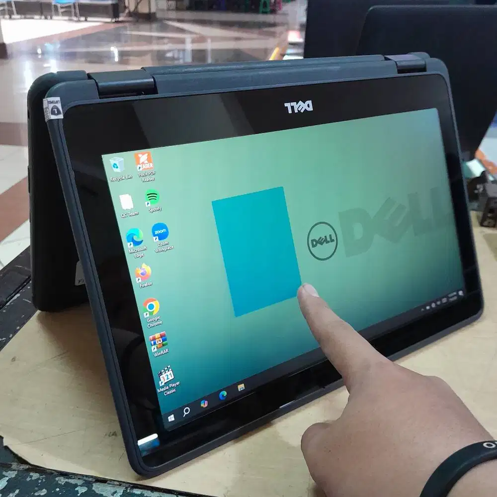 Dell Latitude 3189 Celeron N4200 RAM 8GB SSD 128GB Touchscreen 2-in-1