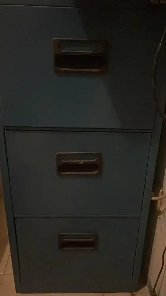 Filling cabinet/ Lemari besi merk Lion