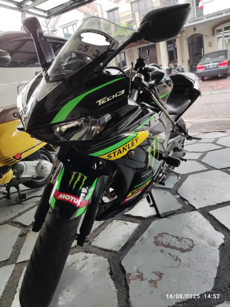 Yamaha R25 2014  TECH 3 LIMITED EDITION RARE !