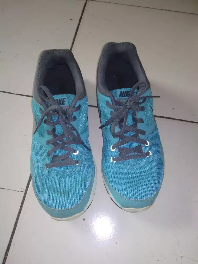 Sepatu Running Nike Lunarlon