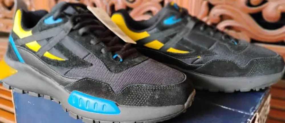 Fila Sepatu Lari Setona Viz, Uk. 43 (Bisa Nego)